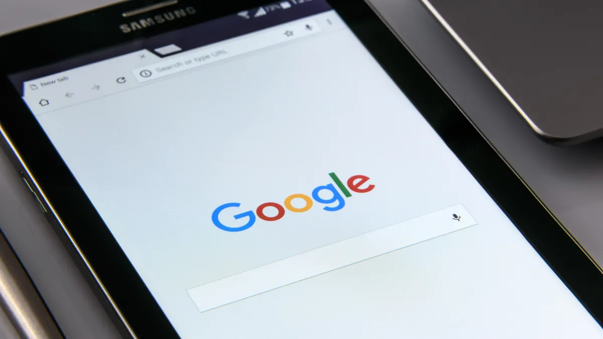 International and multilingual SEO on Bing: hreflang, geotargeting and content strategy — Black Samsung Tablet Display G